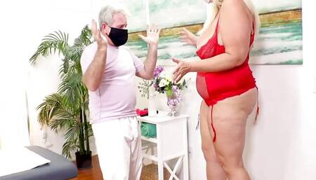 Fat Blonde MILF Lila Lovely Asks Masseur to Stuff Her Pussy