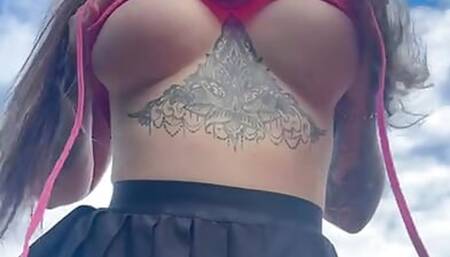 Hey everyone! ???? I'm live today near the highway and ready to have some fun!