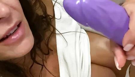 Big tit MILF ReyReyMarie cums hard when anal involves two or more fingers in her ass! - Full Vid on Onlyfans!