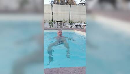 Thonged in Pool