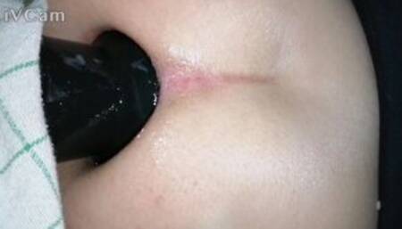 j'entraine mon cul à bien restez ouvert avec un plug de 7cm de diamétre