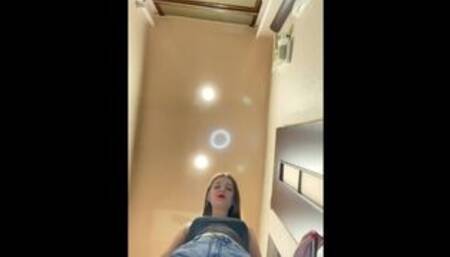 Giantess dirty feet | foot fetish | goddess