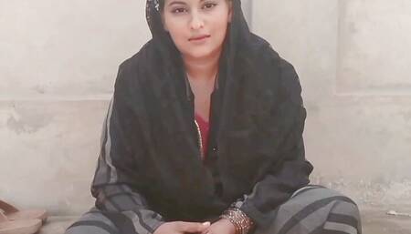 Desi indian Muslim bhikran girl k Sath Kya kaand Gand aur choot phar di ghori bana k