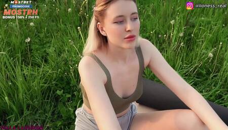 What are You Doing in the Forest!? Let Me Give You a Ride!? I Met a Meditatin...