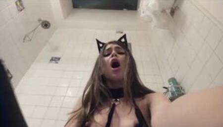 Big Tits MILF Ryan Keely Has Strong Orgasm While Reading The News