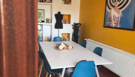 My last customer at the bar leaves the largest tip