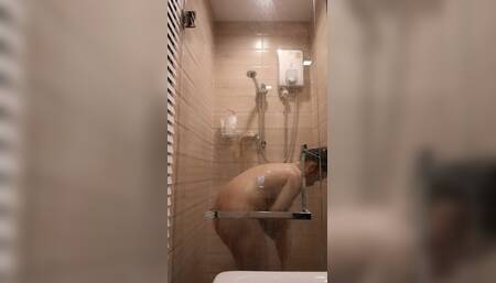 Lucky Kik in the Shower