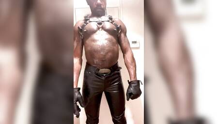 Black Mature Muscle in Leather Fetish Nipple Workout