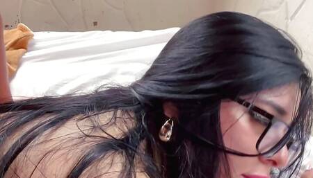 My physiotherapist performs therapy on my broken leg, seduces me and I fuck her so hard that she makes her cum on her tits
