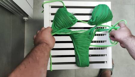 Cum on sexy bikini