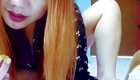 Giantess Finds and Tiny Men