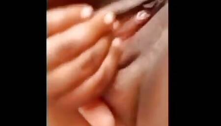 Mutual Masturbating with a Horny Abroad Lady, We Played Together and Cum Together