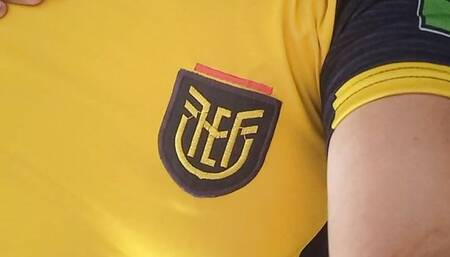 STEPDAUGHTER BEFORE GOING OUT TO PLAY SOCCER SHE WARMS UP BY MASTURBATING HER JUICY PUSSY AND HER BIG TITS UNTIL SHE RUNS ORGASM