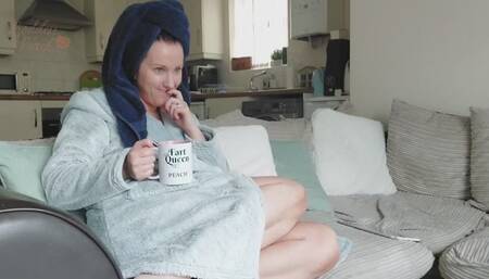 Goddess Peach takes on an Internet troll