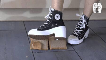 Bread for her heeled Chucks