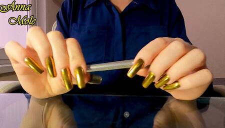 Tapping your fingernails Gold Nails