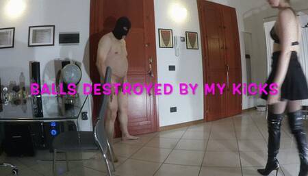 GEA DOMINA - BALLS DESTROYED BY MY KICKS (MOBILE)