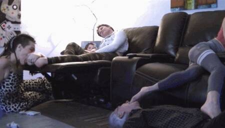 Sunny's foot party (HD)