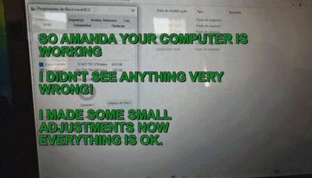 amanda in notebook technician tickle attack