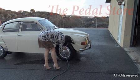 Loretta Winter Fun Part 4 HD