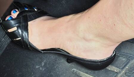 Pretty peep toe pumps