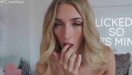 Close Up Pussy Spreading and Fingering