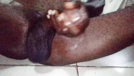 Londiq display his big cock on live cam