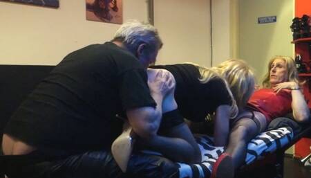 Sir Rob, Daphne and Mrs Samantha in a Rim and Blowjob session