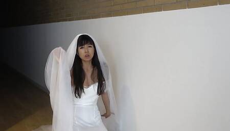 Vampire Bride Squirts All Over Face - 4K