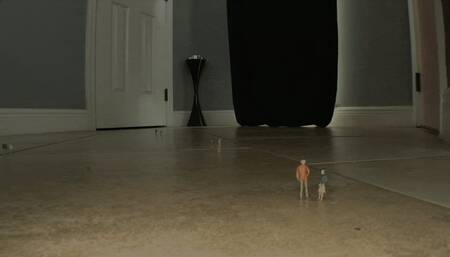 Sunnie & Paris Love Devour Tiny Ant Humans (SD 720p WMV)