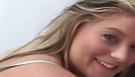 Bailey Nicole Loves Stretching Her Ass