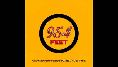 Asian Goddess cat foot rmassage