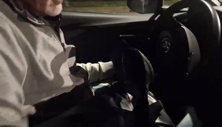 Car lick shoes - Schiavo leccascarpe in macchina