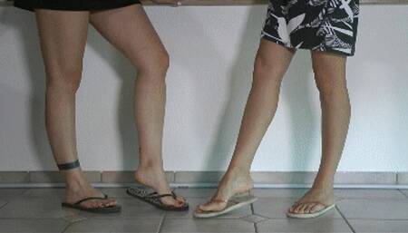 LeylaAndKatharinaPosing (MP4)