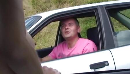 Horny mature woman found a quick fuck near the highway
