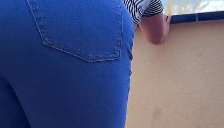 Peeing in Jeans Outdoor