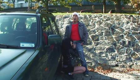 Horny chick gets fucked in public