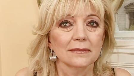 Extremely loose gilf gets baseball bat inside of her