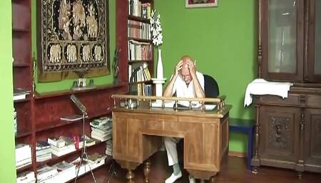 Classy German cougar fucked and creampied on the sofa