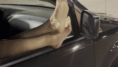 Peppermint Paris feet outside car