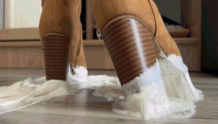 Boots in Captivity or Trap in the Closet WMV