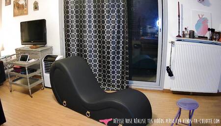 Vends-ta-culotte - Amateur porn video with a beautiful MILF masturbating and sucking a guy