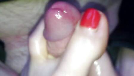 My Girlfriend Masturbates Me with Her Soft Feet with Plenty of Cum Between Her Toes