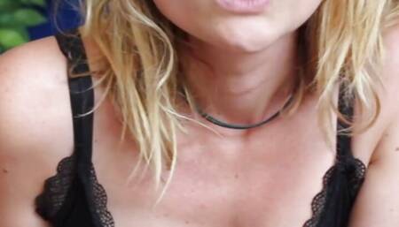 Vends-ta-culotte - Introduction to masturbation by a perverted stepmom