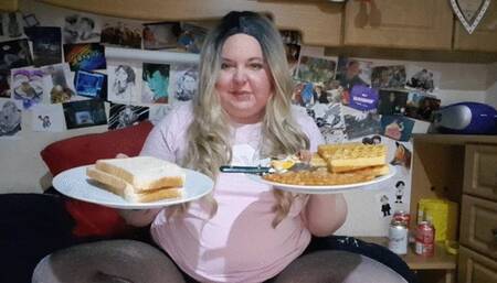 Fattening Feedee Feasting on Fried Food!