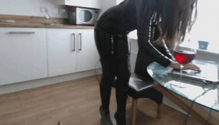 Dirty, Muddy Boot Licking (WMV)