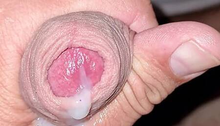 A quick horny wank before bed