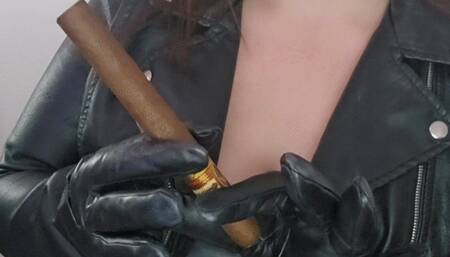 Bee smoking a huge cigar - 10 min version