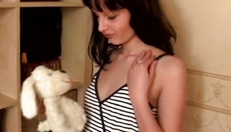 Lil Tammy masturbates on bedroom floor