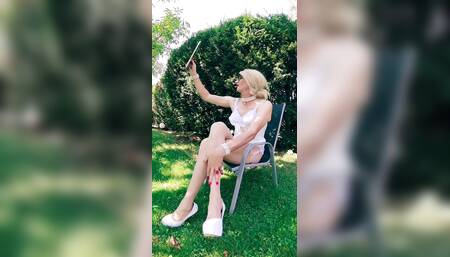 Crossdresser Outdoor